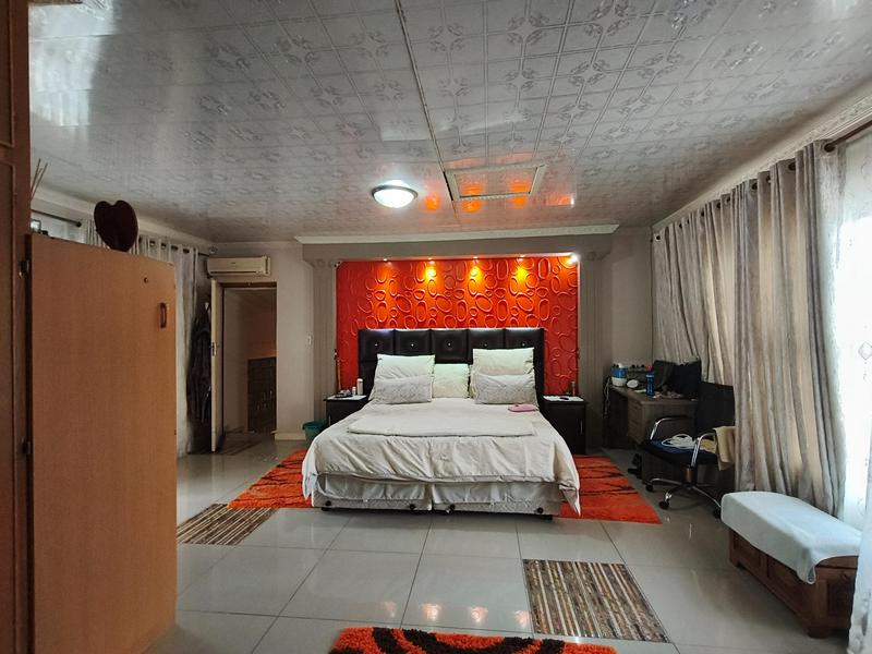 7 Bedroom Property for Sale in Southernwood Eastern Cape
